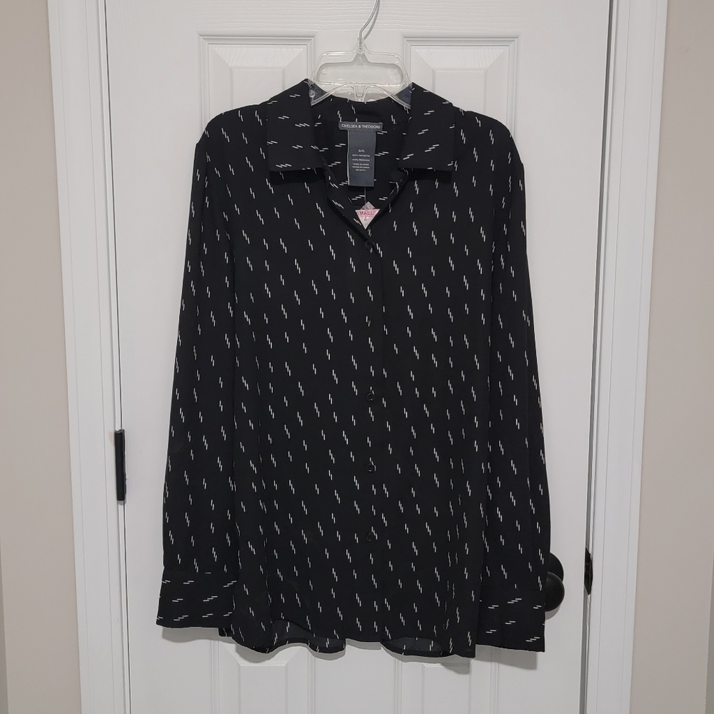 ✅️ Chelsea & Theodore Longsleeve Button  Up Blouse